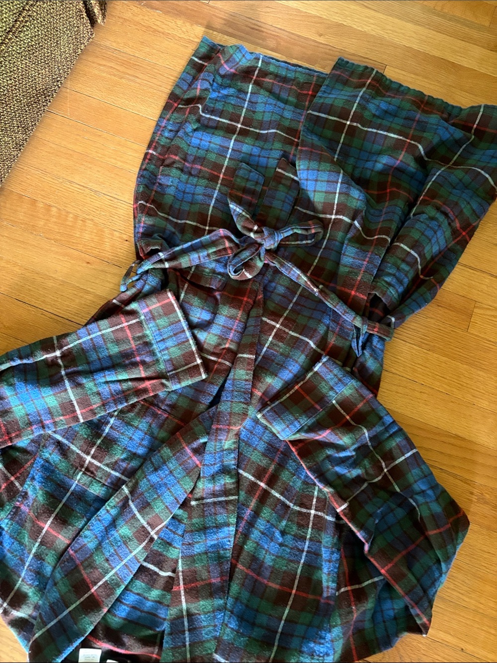 L.L. Bean soft flannel plaid robe - Picture 3 of 3